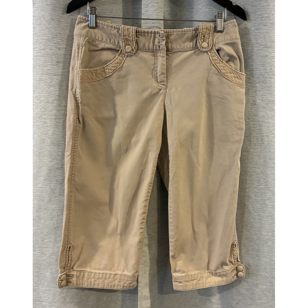 White House Black Market Khaki Capris in Size 6 Y2K Boho